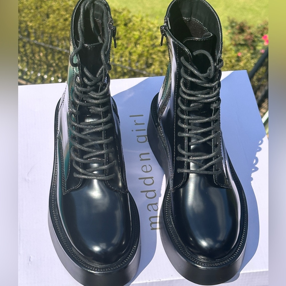 Womens Black Madden Girl Lace Up Boot NEW - Womens 6.5 and 8 (Youth 5 and 6.5) - Picture 4 of 7